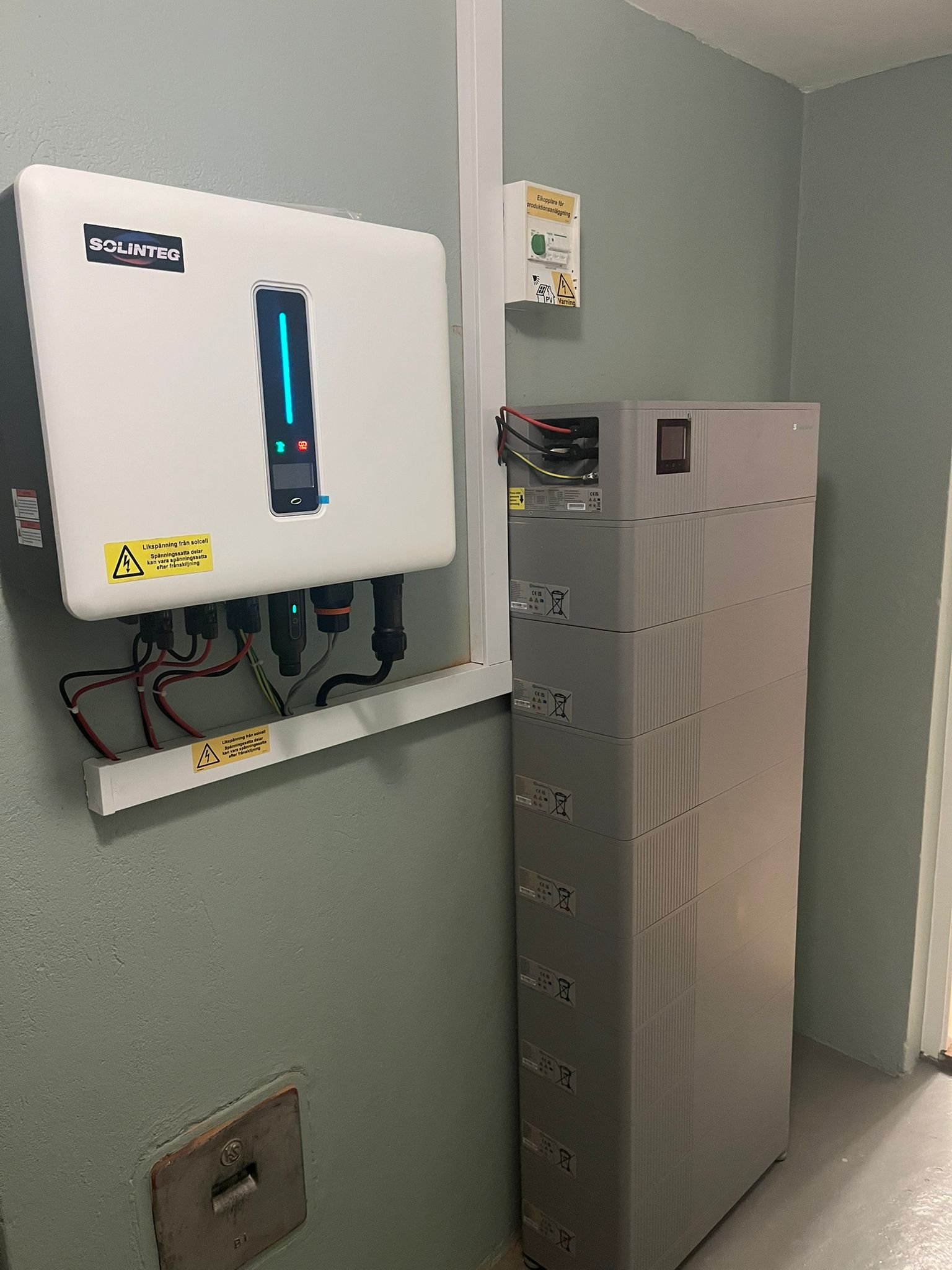 Solinteg- och Solplanet-batterier sida vid sida