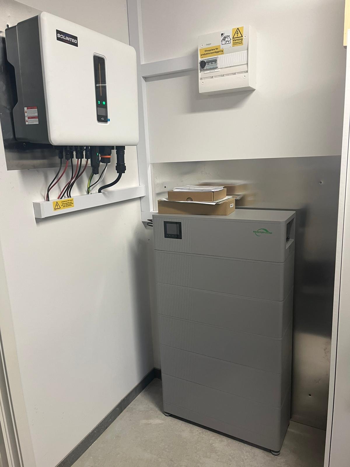 Solinteg hybridväxelriktare med Enershare-batteri